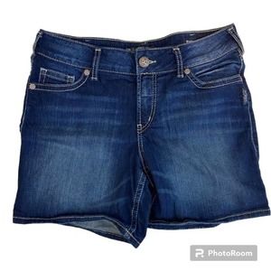 Silver Jeans suki short super stretch Midi size W 33/L4”